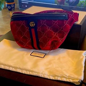 Gucci bumbag brand new worn once